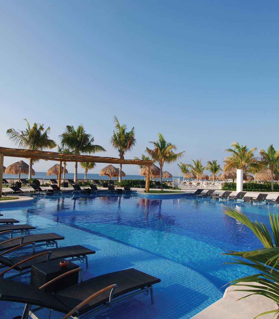 BlueBay Grand Esmeralda