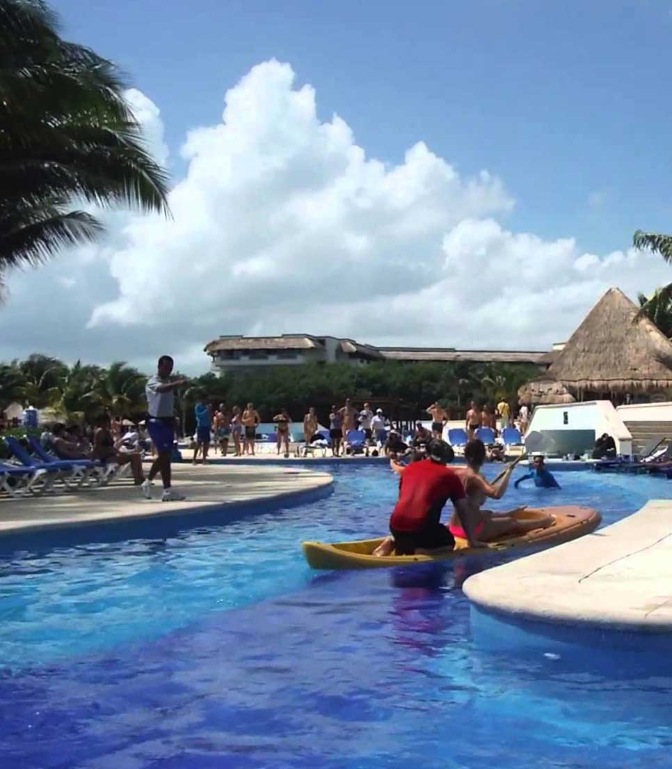 BlueBay Grand Esmeralda