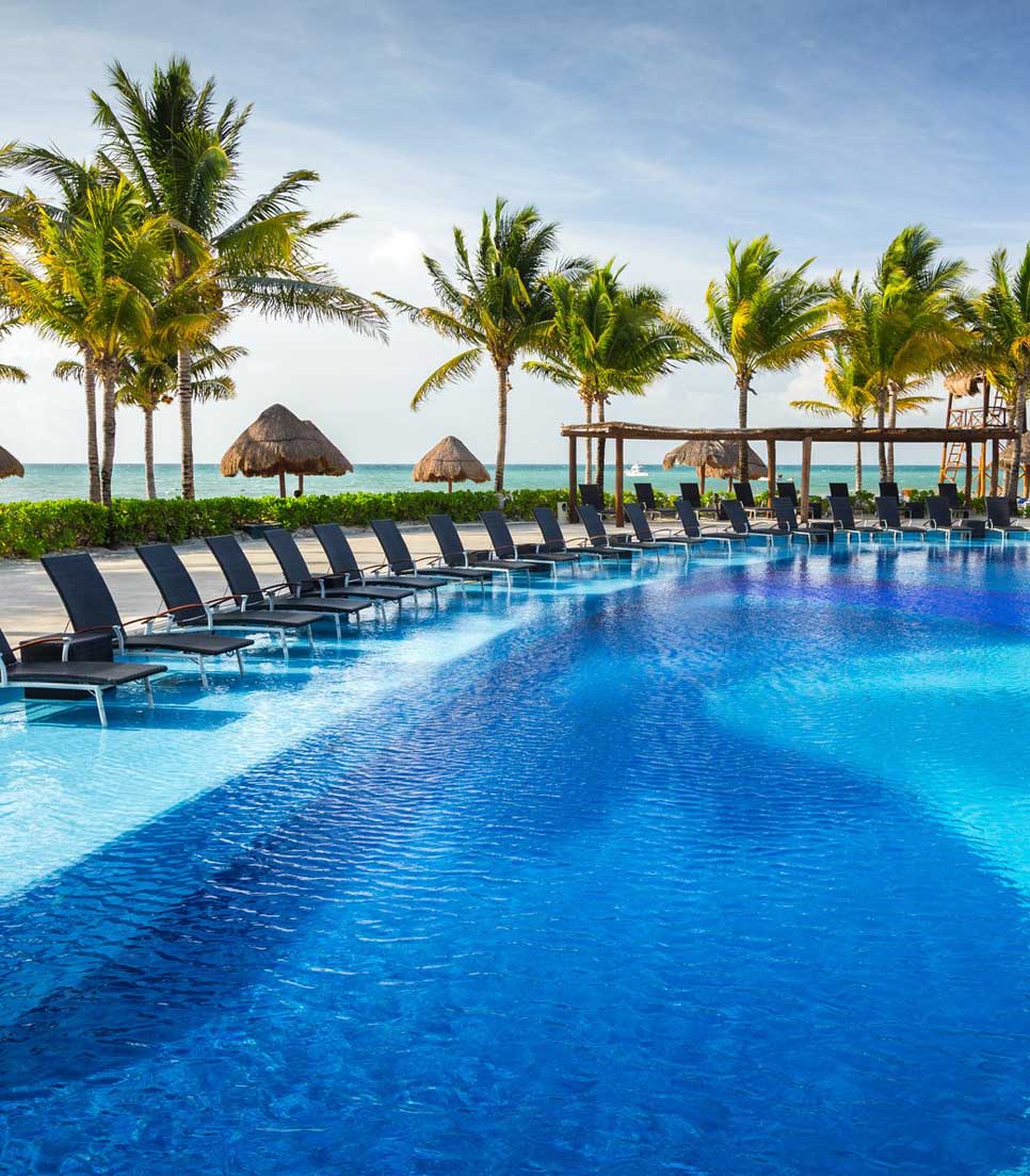 BlueBay Grand Esmeralda